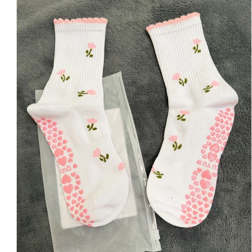Grip Socks One Size White Pink NWT Floral Heart Grips Lettuce Trim